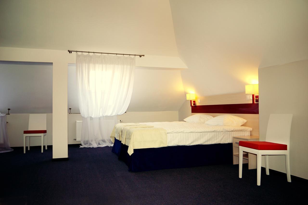 Optima Pochayiv Hotel Poceaiiv Cameră foto